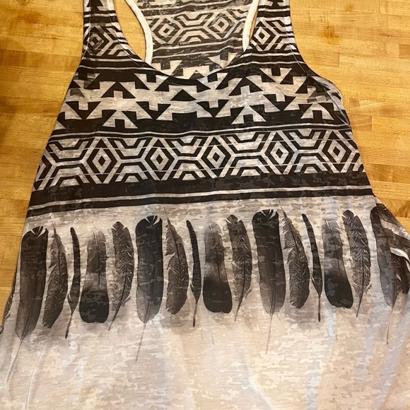 Forever 21 Black and White Flowy Top - Picture 3 of 5